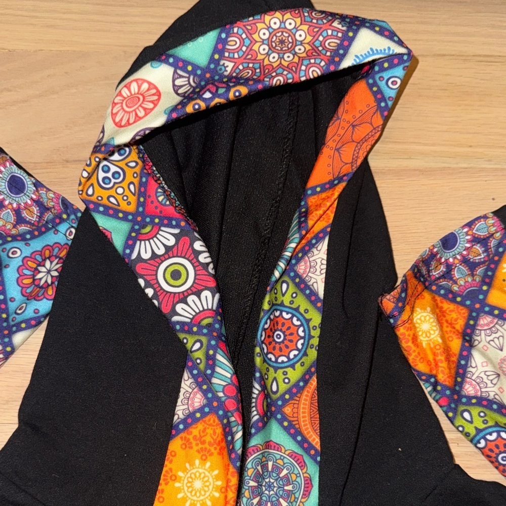 Colorful Patterned Black Top and Pants Set - Picture 5 of 13